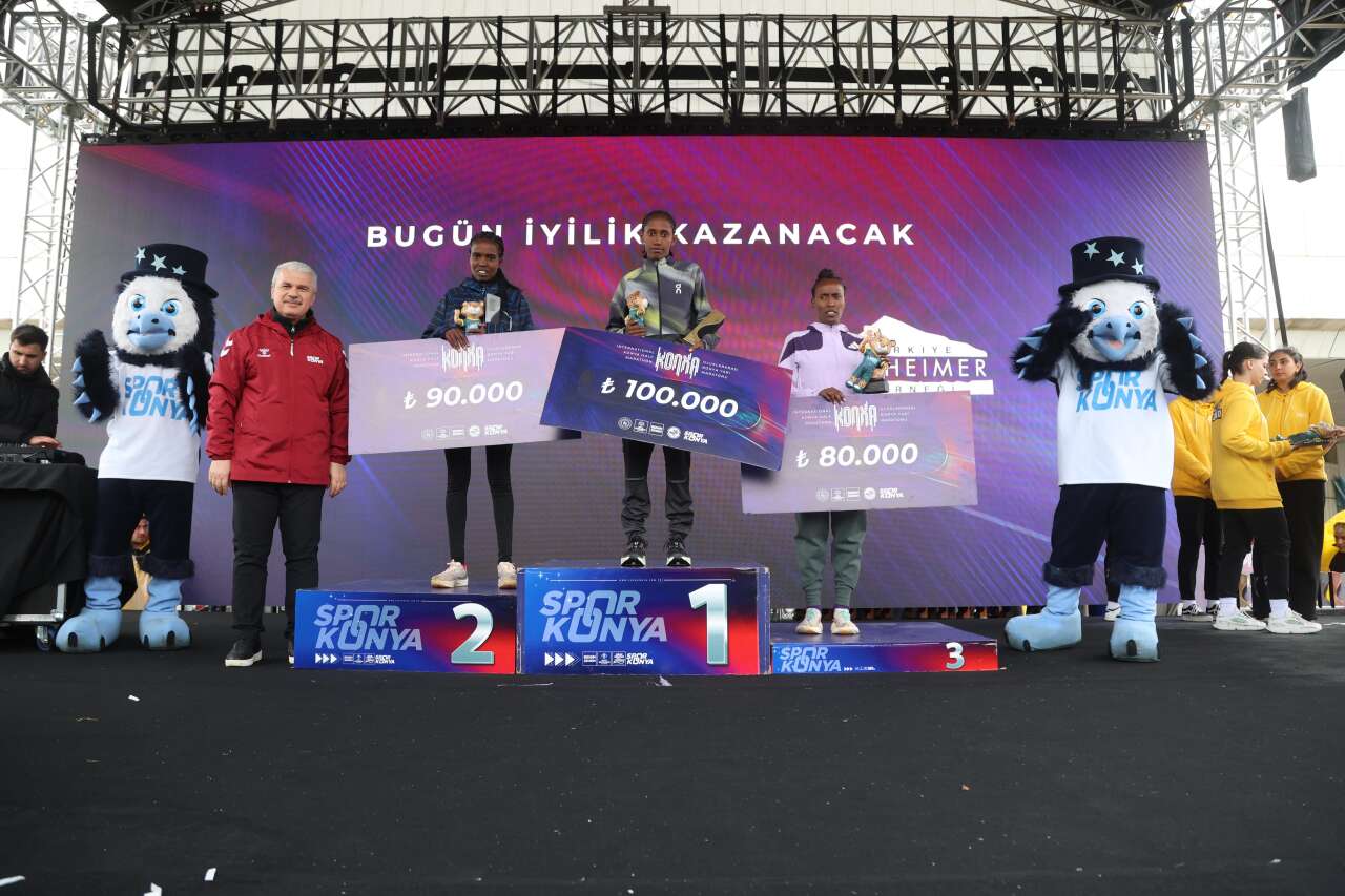 Binlerce kişi iyilik için Konya’da koştu 16